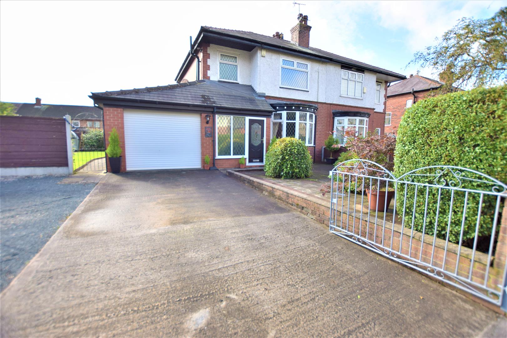 Property details 3 Bedroom Semi Bury Old Road, Heywood Oldham